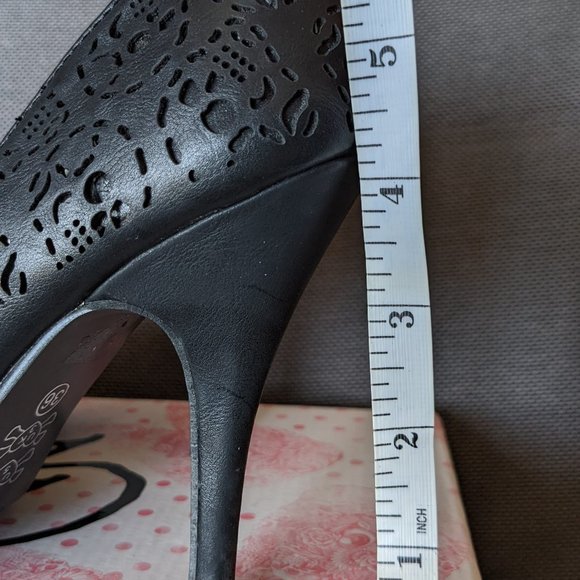 Iron Fist Shoes Skull It Out Heels - Picture 6 of 6